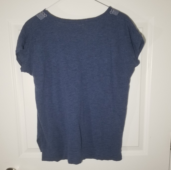 Blue T - Picture 5 of 5